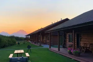 Luton's Teton Cabins